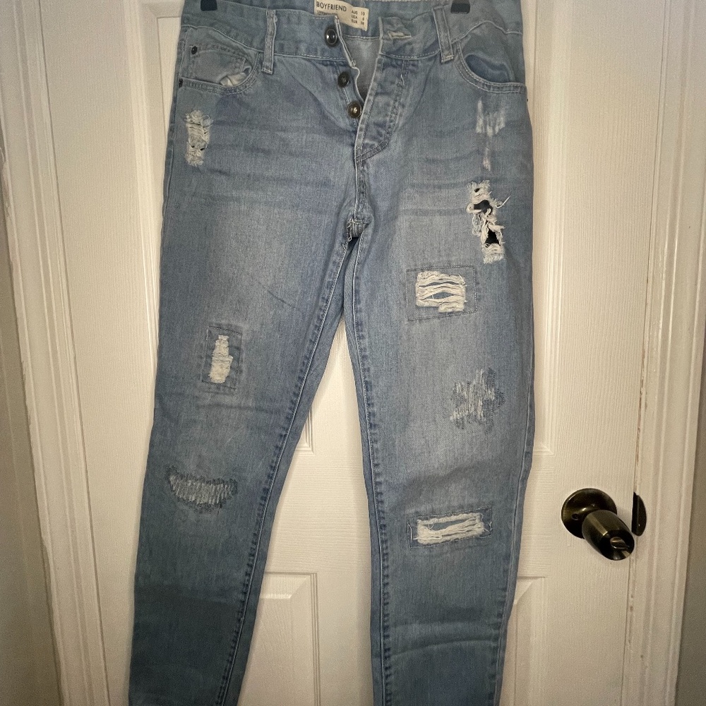 Boyfriend ripped jeans